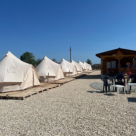 ホテル Meme Glamping コルブ エクステリア 写真